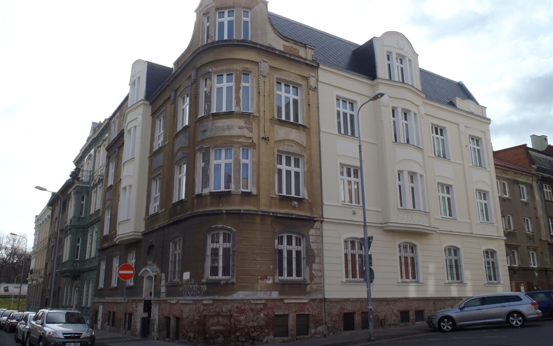 č. 1075:Pronájem bytu 3+1 – ulice Ruská, Teplice, městská část ŘeteniceCena: 11 000 Kč/měsíc + energie